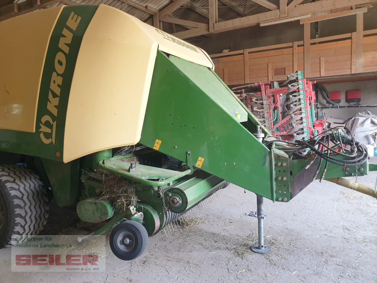 Krone Big Pack 1270 XC - Presse à balles cubiques: photos 2 Krone Big Pack 1270 XC - Presse à balles cubiques: photos 2