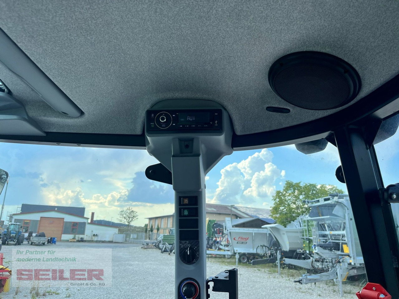 Steyr Kompakt 4075 HILO - Tracteur agricole: photos 5 Steyr Kompakt 4075 HILO - Tracteur agricole: photos 5