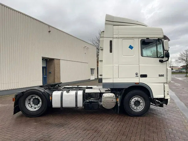DAF XF 105.410 Euro 5 Automatic Retarder - Tracteur routier: photos 2 DAF XF 105.410 Euro 5 Automatic Retarder - Tracteur routier: photos 2