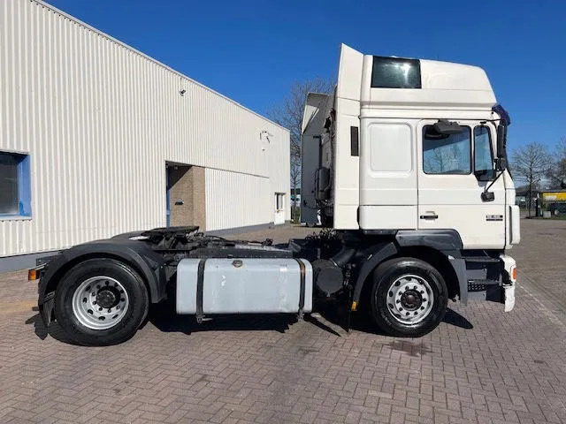 MAN 19.463 6 Cilinder Manual pomp EURO 2 - Tracteur routier: photos 2 MAN 19.463 6 Cilinder Manual pomp EURO 2 - Tracteur routier: photos 2