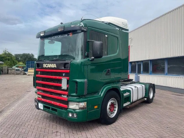Scania R144-530 V8 Retarder 2x Diesel tank - Tracteur routier: photos 3 Scania R144-530 V8 Retarder 2x Diesel tank - Tracteur routier: photos 3