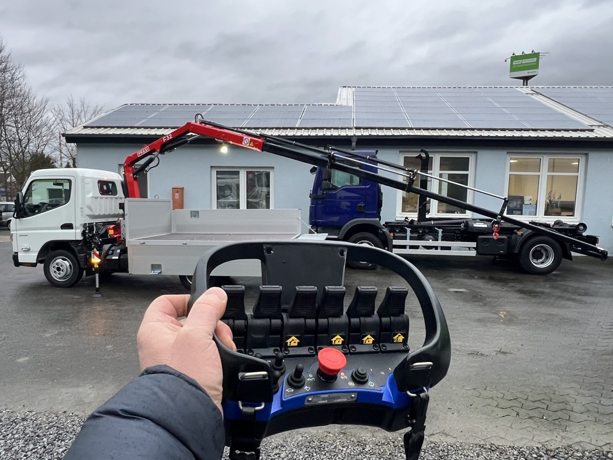 FUSO 3S15 Alu Pritsche 2.80m Ladekran Funk! sofort ve - Utilitaire plateau: photos 2 FUSO 3S15 Alu Pritsche 2.80m Ladekran Funk! sofort ve - Utilitaire plateau: photos 2