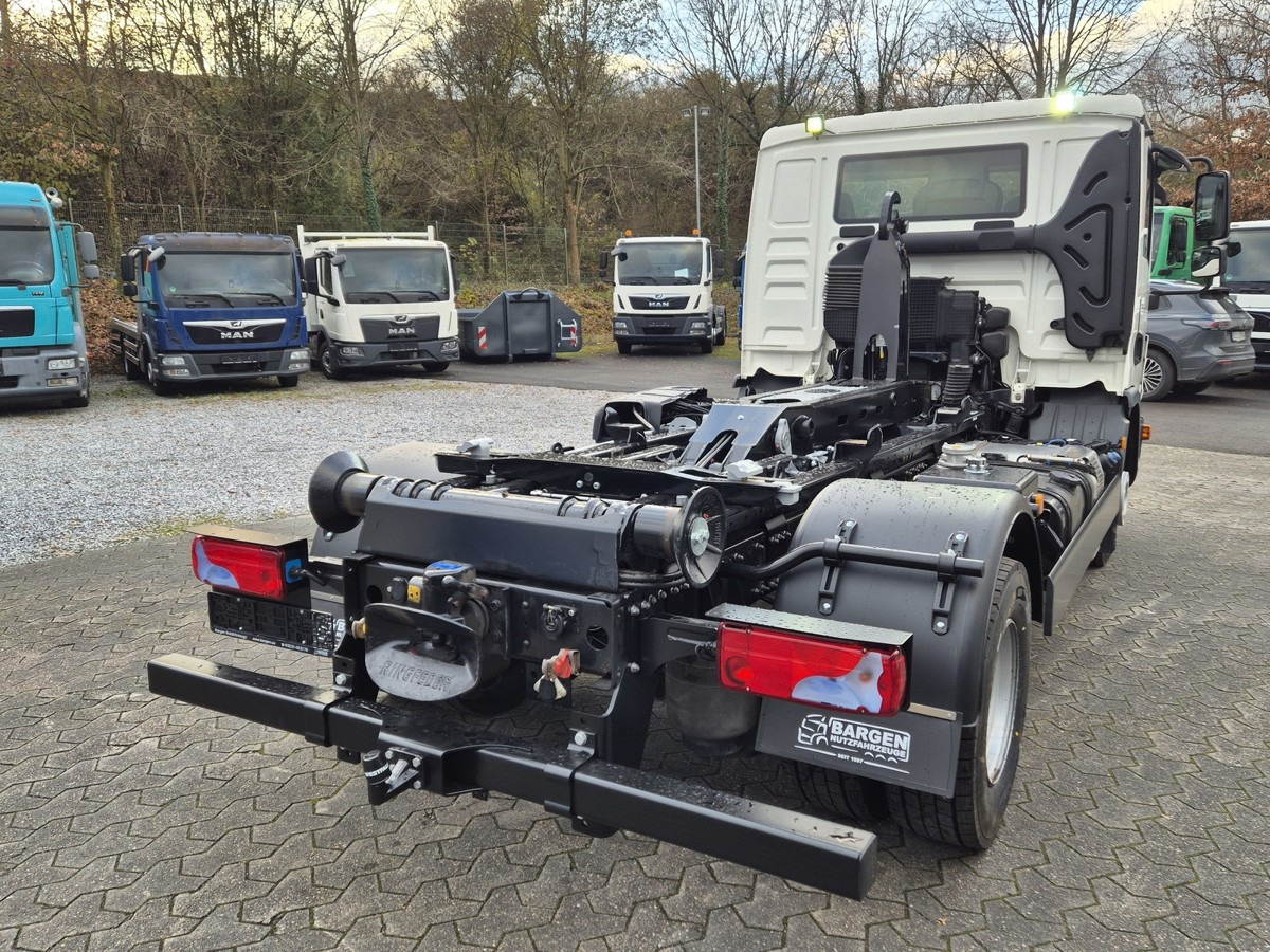 MAN TGL 12.250 BL City Abrollkipper AHK Euro 6 - Camion ampliroll: photos 3 MAN TGL 12.250 BL City Abrollkipper AHK Euro 6 - Camion ampliroll: photos 3