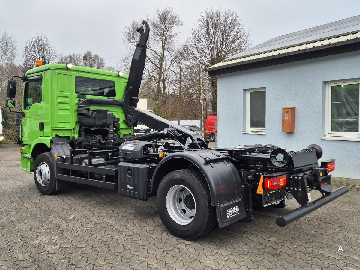 MAN TGM 15.290 BL Aut. Abrollkipper AHK - Camion ampliroll: photos 4 MAN TGM 15.290 BL Aut. Abrollkipper AHK - Camion ampliroll: photos 4