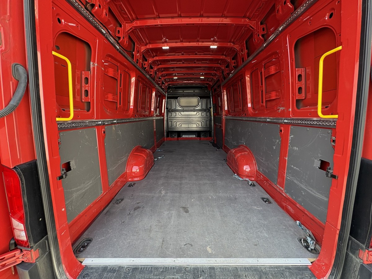 Fourgon utilitaire VW Crafter 35 Maxi L5H3 Extralang  Kamera: photos 8