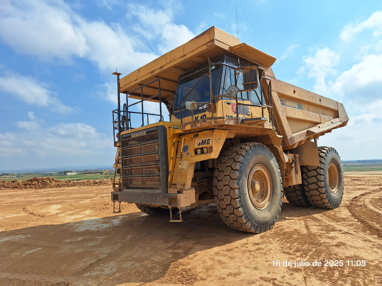 KOMATSU HD605 7-EO - Tombereau rigide: photos 1 KOMATSU HD605 7-EO - Tombereau rigide: photos 1