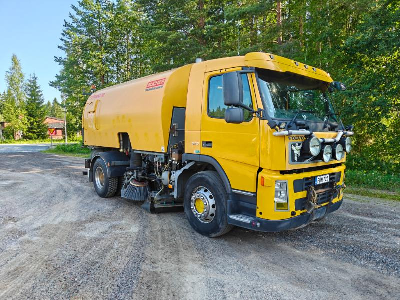 BUCHER Optifant 70 Volvo FM9 - Balayeuse de voirie: photos 1 BUCHER Optifant 70 Volvo FM9 - Balayeuse de voirie: photos 1