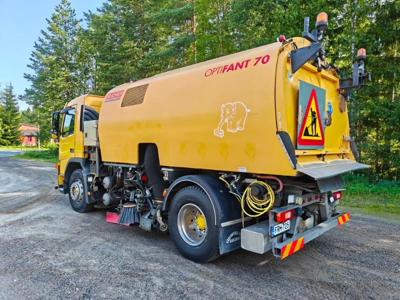 BUCHER Optifant 70 Volvo FM9 - Balayeuse de voirie: photos 4 BUCHER Optifant 70 Volvo FM9 - Balayeuse de voirie: photos 4