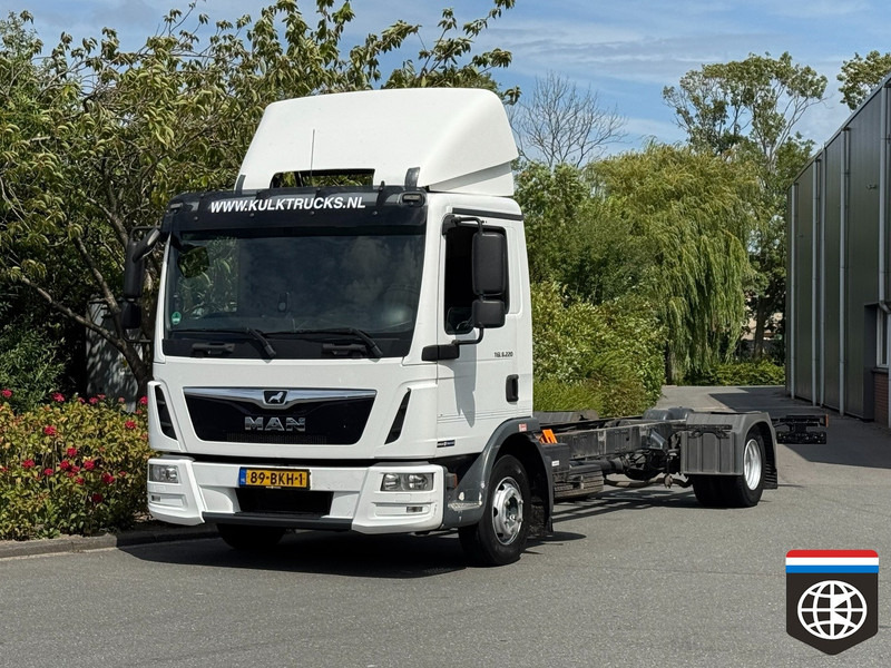 MAN TGL 8 220 - 7490KG - CHASSIS LENGTH 7.00M - LOW KM 387TKM - Châssis cabine: photos 1 MAN TGL 8 220 - 7490KG - CHASSIS LENGTH 7.00M - LOW KM 387TKM - Châssis cabine: photos 1