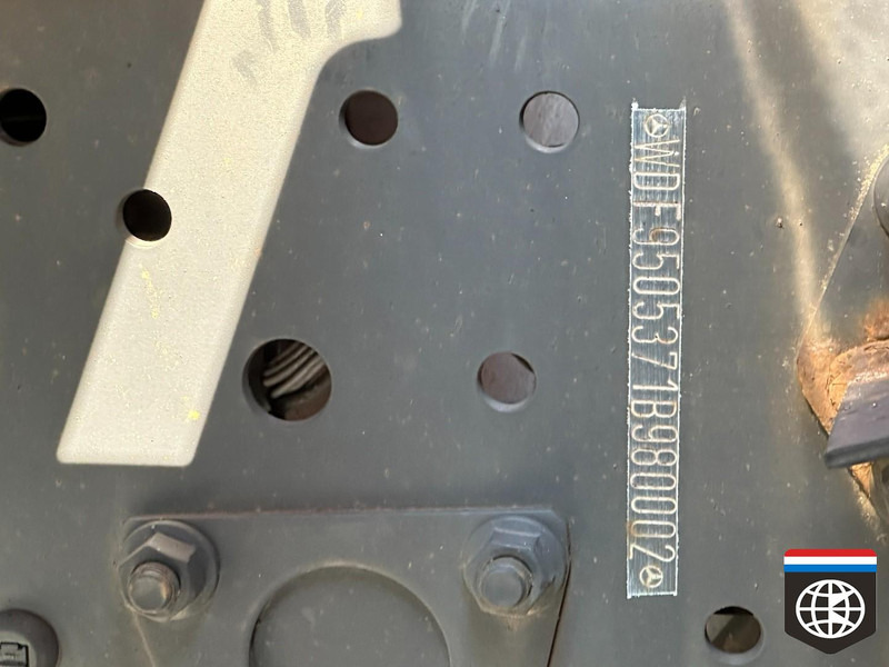 Mercedes-Benz AXOR 1833 TAIL LIFT - MANUAL GEARBOX - Camion à rideaux coulissants: photos 4 Mercedes-Benz AXOR 1833 TAIL LIFT - MANUAL GEARBOX - Camion à rideaux coulissants: photos 4