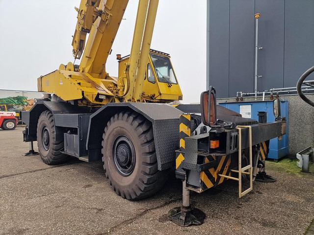 Tadano TR-400E - Grue automotrice lente: photos 3 Tadano TR-400E - Grue automotrice lente: photos 3