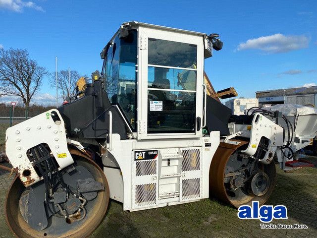 CAT CD54B, Streuer, Kantenschneider, Tandemwalzenzug - Rouleau compresseur: photos 1 CAT CD54B, Streuer, Kantenschneider, Tandemwalzenzug - Rouleau compresseur: photos 1