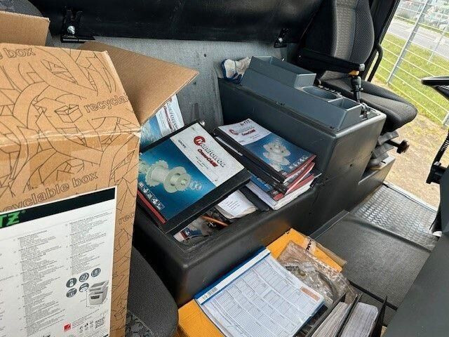 Grove GMK6300 KRAN 300/330 Tonnen - Grue à tour: photos 4 Grove GMK6300 KRAN 300/330 Tonnen - Grue à tour: photos 4