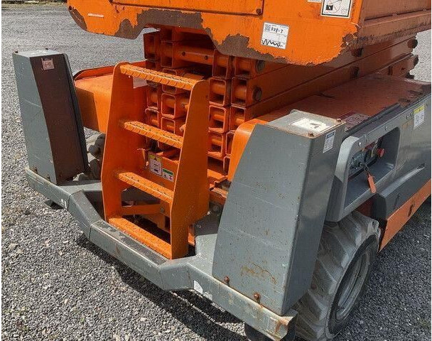 Haulotte Compact 12 DX, Geländegängig, Kubota, 12,15m - Nacelle ciseaux: photos 4 Haulotte Compact 12 DX, Geländegängig, Kubota, 12,15m - Nacelle ciseaux: photos 4