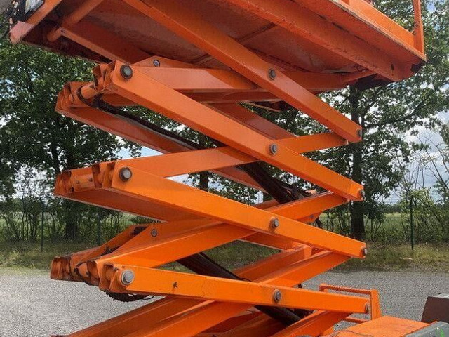 Haulotte Compact 12 DX, Geländegängig, Kubota, 12,15m - Nacelle ciseaux: photos 3 Haulotte Compact 12 DX, Geländegängig, Kubota, 12,15m - Nacelle ciseaux: photos 3