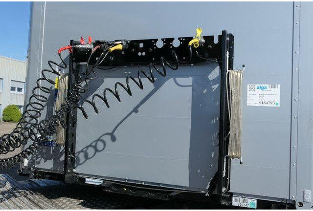 Kögel SN 24, Palettengasten, Luft-Lift, BPW, Edscha - Semi-remorque rideaux coulissants: photos 5 Kögel SN 24, Palettengasten, Luft-Lift, BPW, Edscha - Semi-remorque rideaux coulissants: photos 5