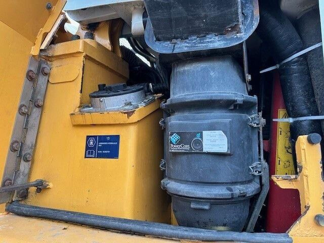 Liebherr LR 636, Laderaupe, 4+1 Schaufel, Klima, Kamera - Bulldozer: photos 4 Liebherr LR 636, Laderaupe, 4+1 Schaufel, Klima, Kamera - Bulldozer: photos 4