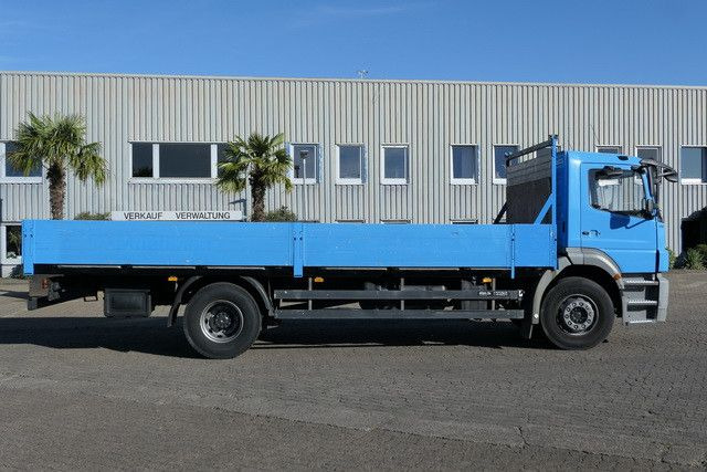 Mercedes-Benz 1824 L Axor 4x2, 3. Sitz, AHK, Gerüstbau, Klima Mercedes-Benz 1824 L Axor 4x2, 3. Sitz, AHK, Gerüstbau, Klima - Camion plateau: photos 4 Mercedes-Benz 1824 L Axor 4x2, 3. Sitz, AHK, Gerüstbau, Klima Mercedes-Benz 1824 L Axor 4x2, 3. Sitz, AHK, Gerüstbau, Klima - Camion plateau: photos 4