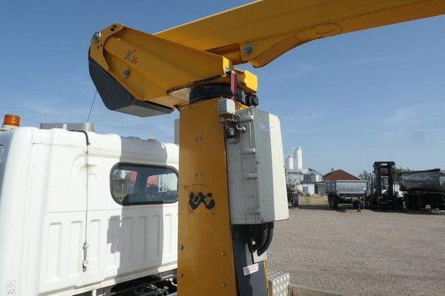 Crédit-bail de Nissan 32.12 4x2, 11m Arbeitshöhe, Klima,3. Sitz  Nissan 32.12 4x2, 11m Arbeitshöhe, Klima,3. Sitz: photos 10
