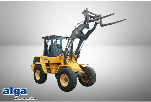 Volvo L30G, 4+1 Schaufel, Palettengabel, Hydr. S.W.S. - Chargeuse sur pneus: photos 1 Volvo L30G, 4+1 Schaufel, Palettengabel, Hydr. S.W.S. - Chargeuse sur pneus: photos 1