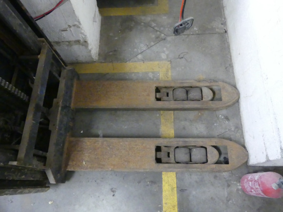 REF:2245.18.36 - Gerbeur électrique BT Staxio SWE120 L - Autre matériel: photos 4 REF:2245.18.36 - Gerbeur électrique BT Staxio SWE120 L - Autre matériel: photos 4