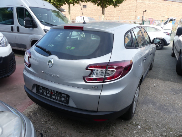 Voiture break Renault megane (2012-11.926 km) - VIN VF1KZ1A0748073924 - Autre matériel: photos 5 Voiture break Renault megane (2012-11.926 km) - VIN VF1KZ1A0748073924 - Autre matériel: photos 5