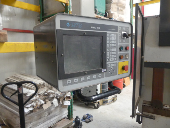 Plieuse LVD PPEB 135/40 MNC90 - Machine à métaux: photos 3 Plieuse LVD PPEB 135/40 MNC90 - Machine à métaux: photos 3