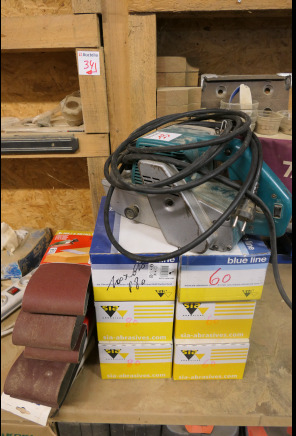 Ponceuse à bande Makita 9402 - Machine à bois: photos 1 Ponceuse à bande Makita 9402 - Machine à bois: photos 1