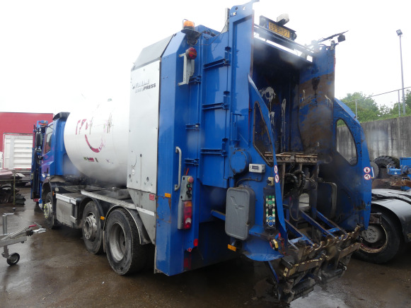 REF:05-BHS-7 - Camion poubelle DAF CF290FAG (2016-200.697 km) - Benne à ordures ménagères: photos 4 REF:05-BHS-7 - Camion poubelle DAF CF290FAG (2016-200.697 km) - Benne à ordures ménagères: photos 4