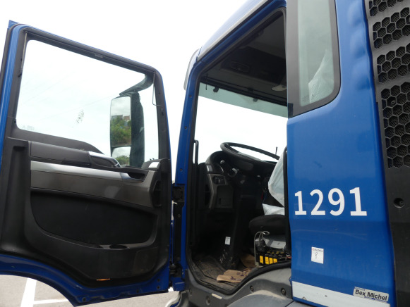 REF:1291 - Camion porte container MAN TGS (2014-500.187 km) - Camion porte-conteneur/ Caisse mobile: photos 5 REF:1291 - Camion porte container MAN TGS (2014-500.187 km) - Camion porte-conteneur/ Caisse mobile: photos 5