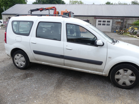 REF:1RFU370 - Voiture Dacia Logan Break SD (2012-63.842 km) - SUV: photos 4 REF:1RFU370 - Voiture Dacia Logan Break SD (2012-63.842 km) - SUV: photos 4