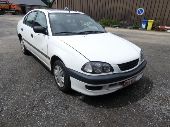 REF:DBB024 - Voiture Toyota Avensis (1998-172.549 km) - Voiture: photos 2 REF:DBB024 - Voiture Toyota Avensis (1998-172.549 km) - Voiture: photos 2
