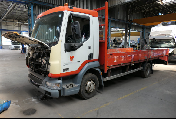 REF:imat : 1-GEM-292 - Camion plateau DAF LF45 (2002-326.743 km) - Camion plateau: photos 1 REF:imat : 1-GEM-292 - Camion plateau DAF LF45 (2002-326.743 km) - Camion plateau: photos 1