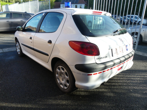 Voiture Peugeot 206 (2006-87.764 km) - Voiture: photos 4 Voiture Peugeot 206 (2006-87.764 km) - Voiture: photos 4