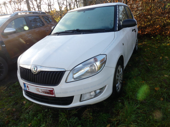 Voiture Skoda Fabia (2011-142449km-VIN:TMBEN65J1B3190467) - Voiture: photos 3 Voiture Skoda Fabia (2011-142449km-VIN:TMBEN65J1B3190467) - Voiture: photos 3