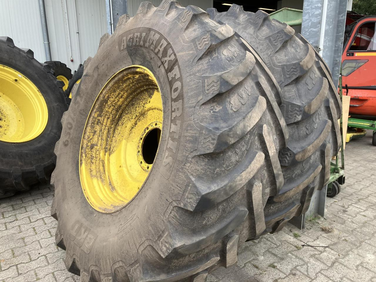 BKT 650/85R38 - Pneu pour Machine agricole: photos 1 BKT 650/85R38 - Pneu pour Machine agricole: photos 1