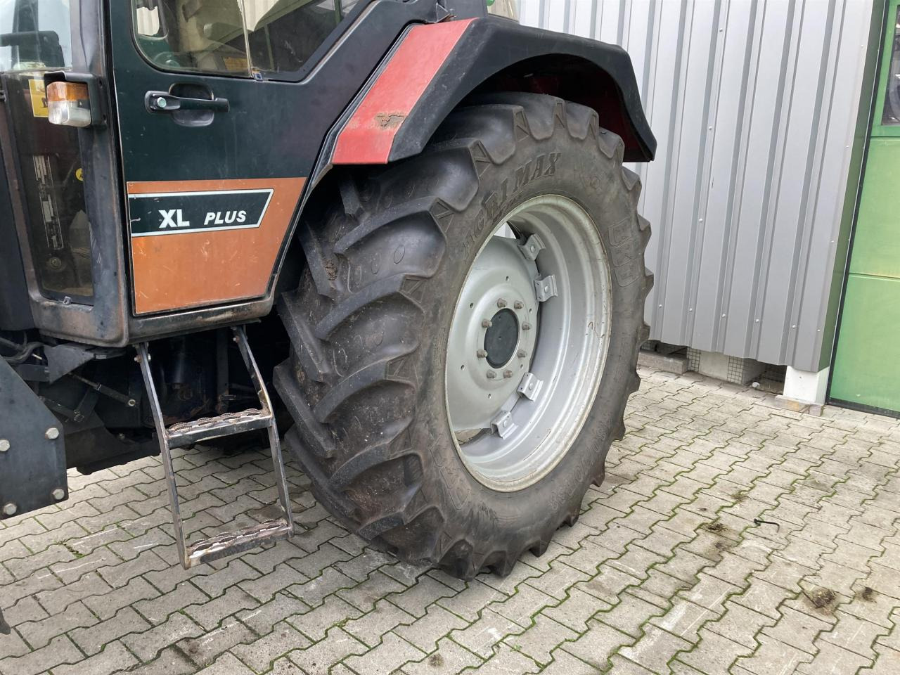 Case-IH 844 XL Plus - Tracteur agricole: photos 3 Case-IH 844 XL Plus - Tracteur agricole: photos 3