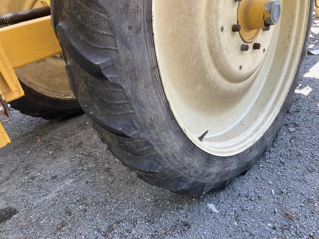 Dubex Junior 2500-27 - Pulvérisateur traîné: photos 3 Dubex Junior 2500-27 - Pulvérisateur traîné: photos 3