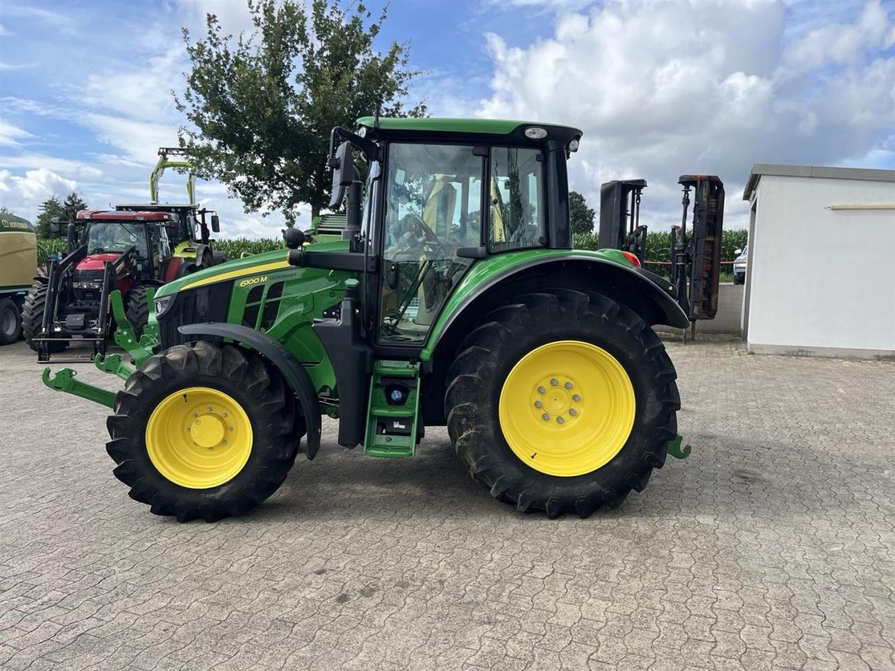 John Deere 6100M - Tracteur agricole: photos 3 John Deere 6100M - Tracteur agricole: photos 3