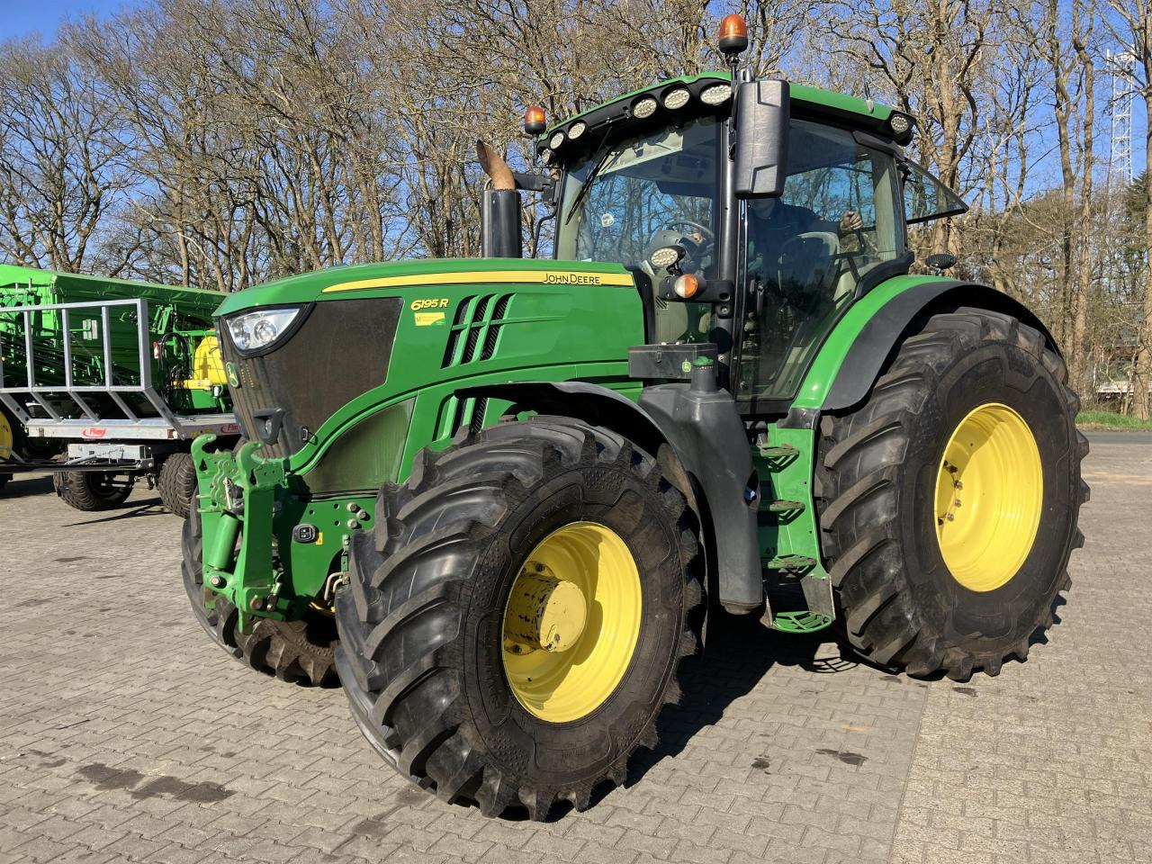 John Deere 6195R - Tracteur agricole: photos 2 John Deere 6195R - Tracteur agricole: photos 2