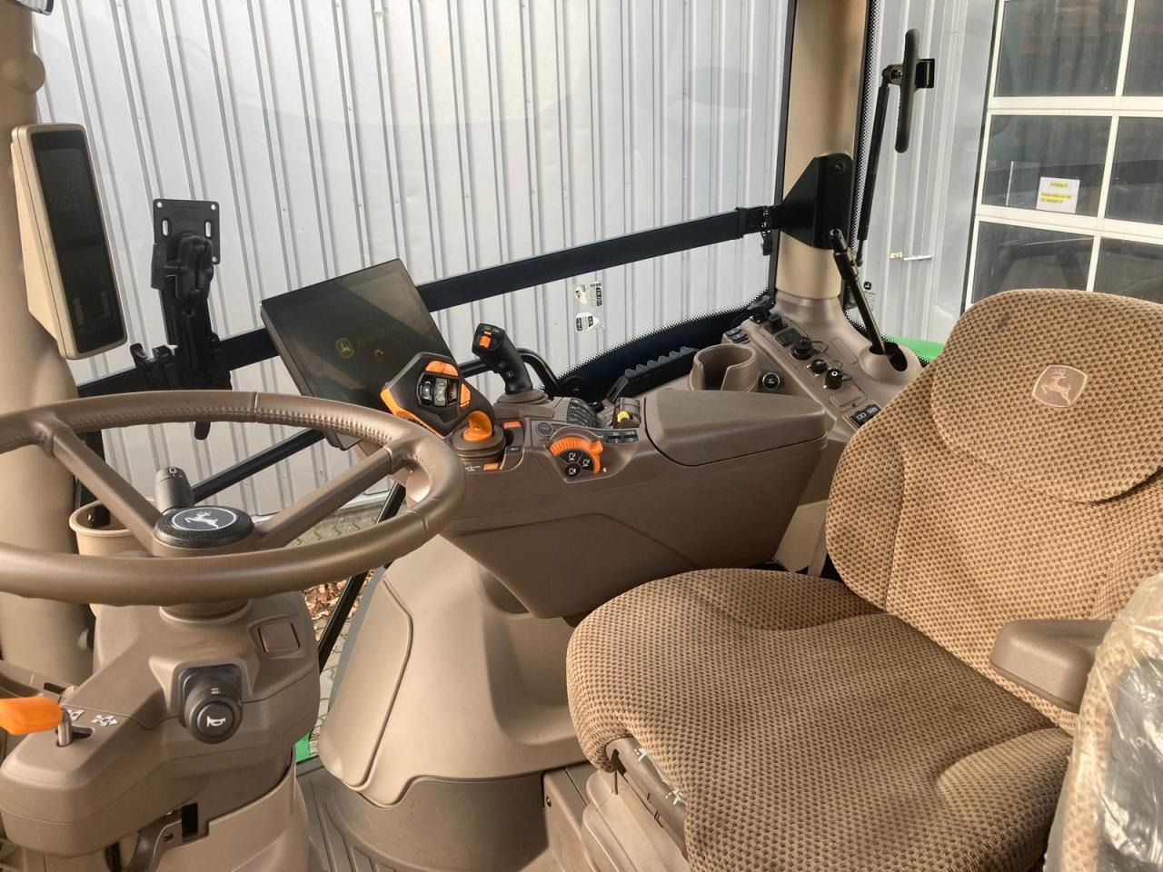 John Deere 6R 130 - Tracteur agricole: photos 5 John Deere 6R 130 - Tracteur agricole: photos 5