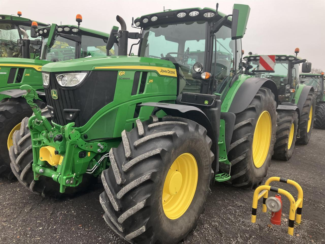 John Deere 6R 215 - Tracteur agricole: photos 1 John Deere 6R 215 - Tracteur agricole: photos 1