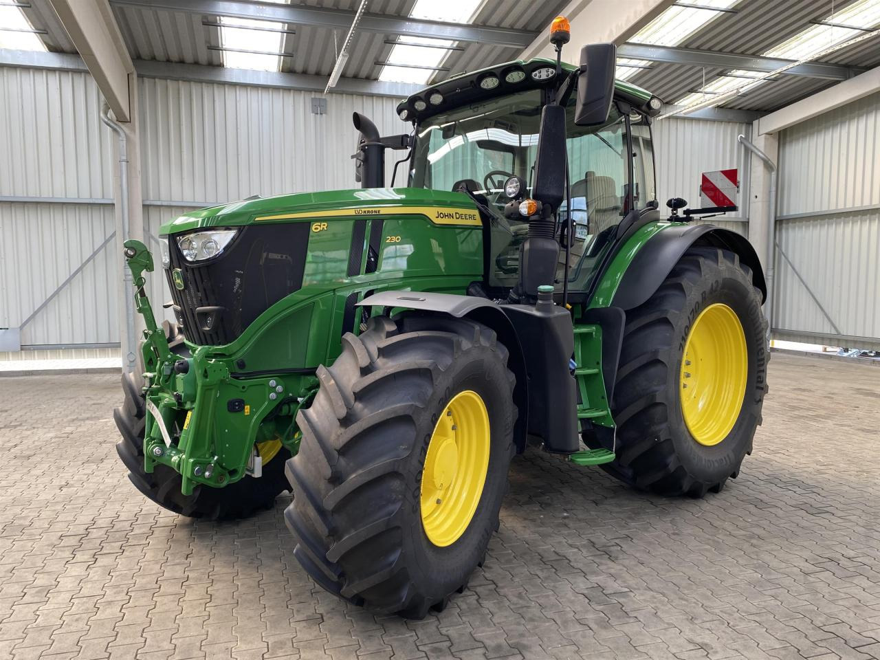 John Deere 6R 230 - Tracteur agricole: photos 1 John Deere 6R 230 - Tracteur agricole: photos 1