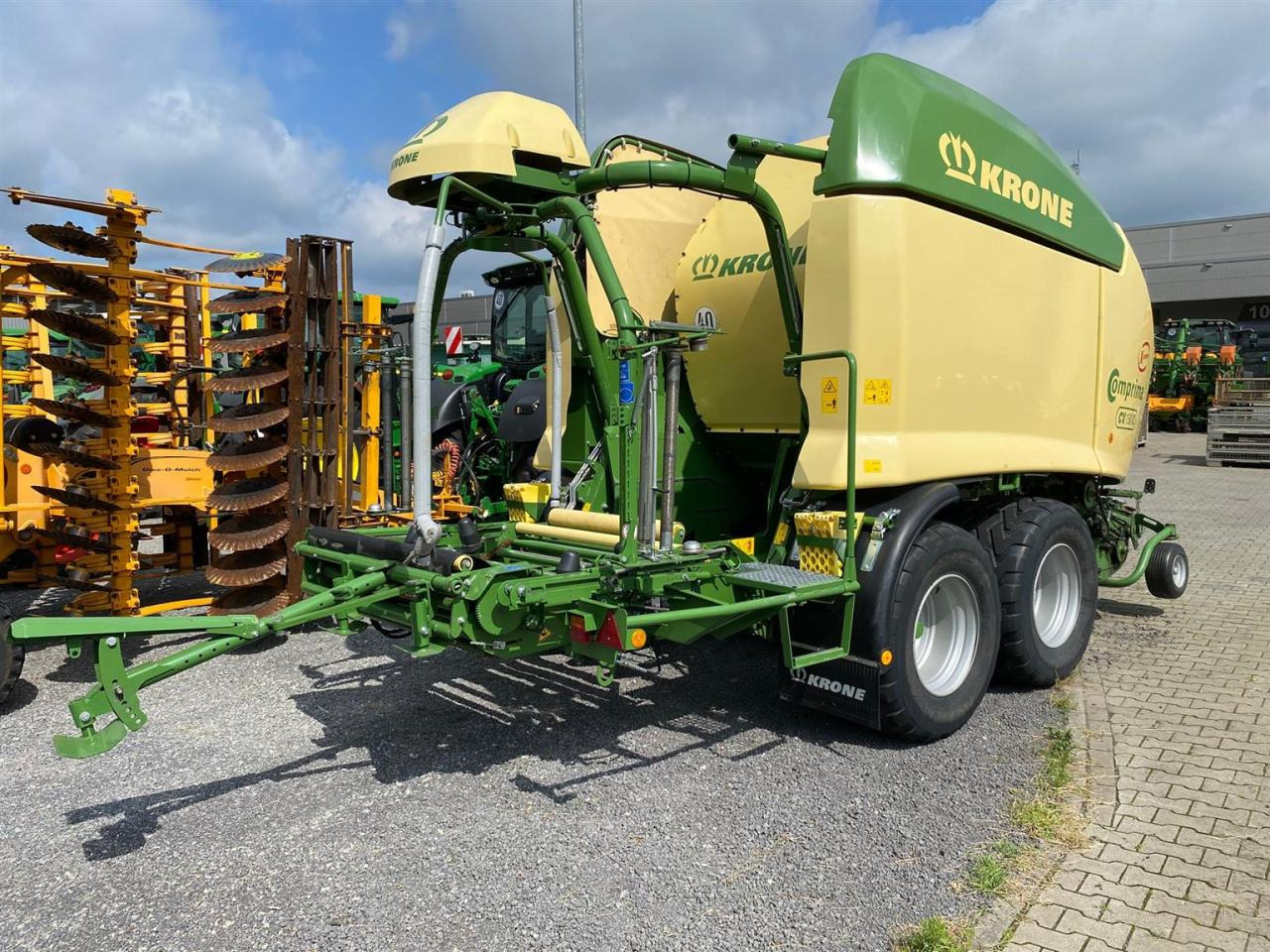Krone CV 150 XC x-treme - Presse à balles rondes: photos 2 Krone CV 150 XC x-treme - Presse à balles rondes: photos 2