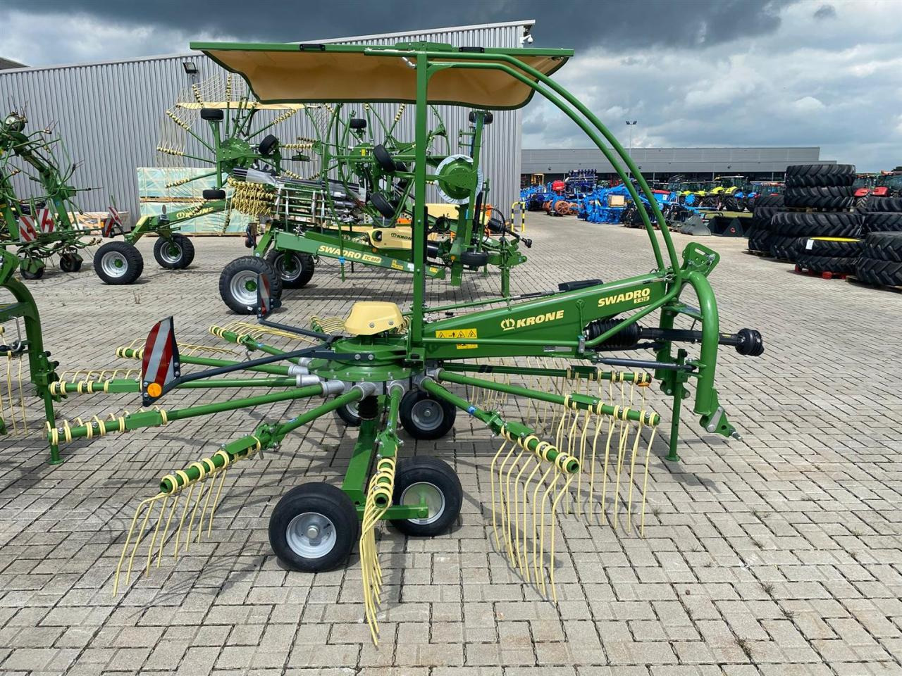 Krone Swadro S 420 - Faneuse: photos 4 Krone Swadro S 420 - Faneuse: photos 4