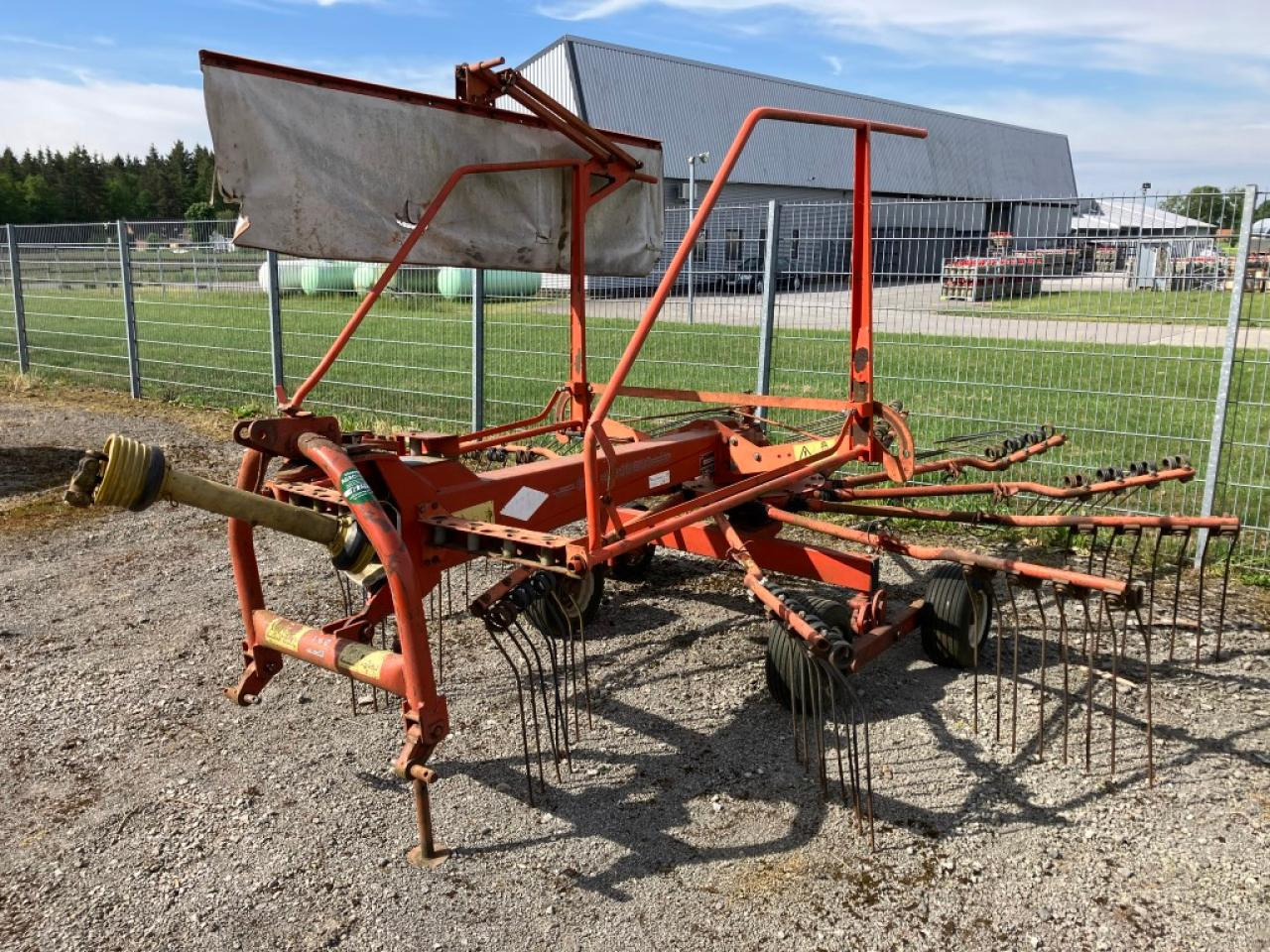 Kuhn GA 4311 GM - Faneuse: photos 1 Kuhn GA 4311 GM - Faneuse: photos 1