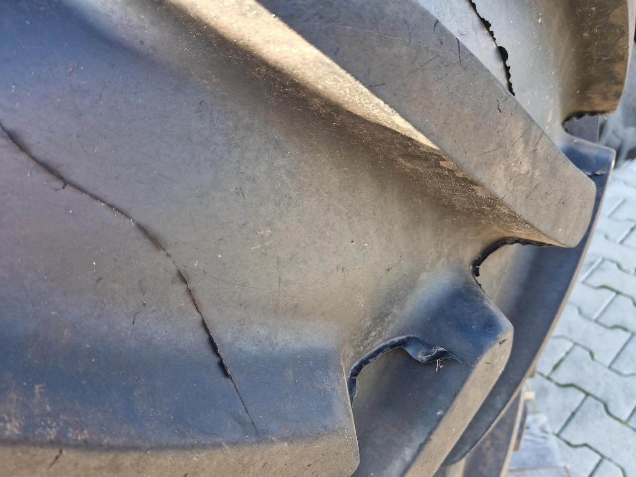 Michelin 480/70R38 - Pneu pour Machine agricole: photos 2 Michelin 480/70R38 - Pneu pour Machine agricole: photos 2