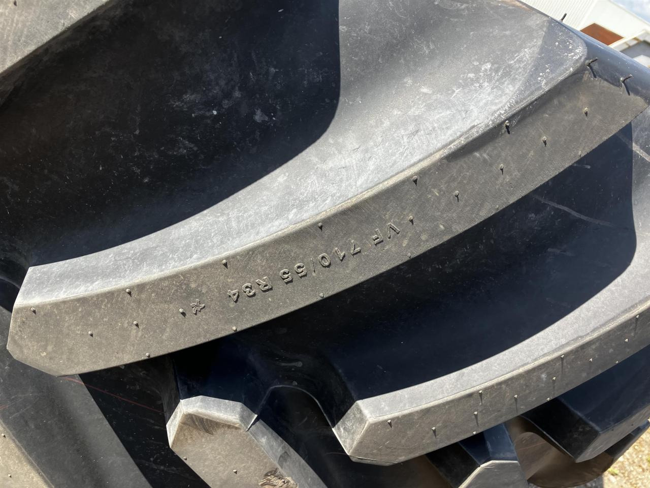 Michelin 710/55R34 VF - Pneu pour Machine agricole: photos 3 Michelin 710/55R34 VF - Pneu pour Machine agricole: photos 3
