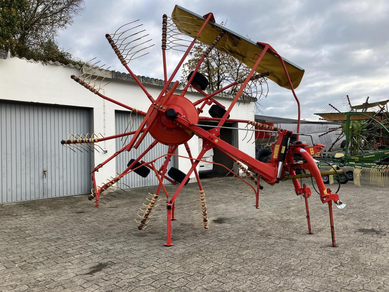 Niemeyer Twin 470 -DH - Faneuse: photos 4 Niemeyer Twin 470 -DH - Faneuse: photos 4