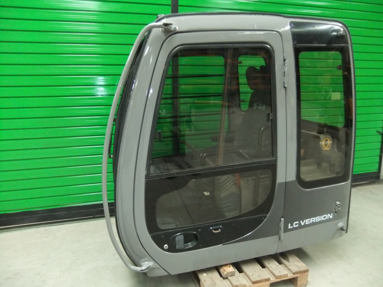 Cab FIAT-HITACHI EX215 71466300 - Cabine pour Engins de chantier: photos 2 Cab FIAT-HITACHI EX215 71466300 - Cabine pour Engins de chantier: photos 2